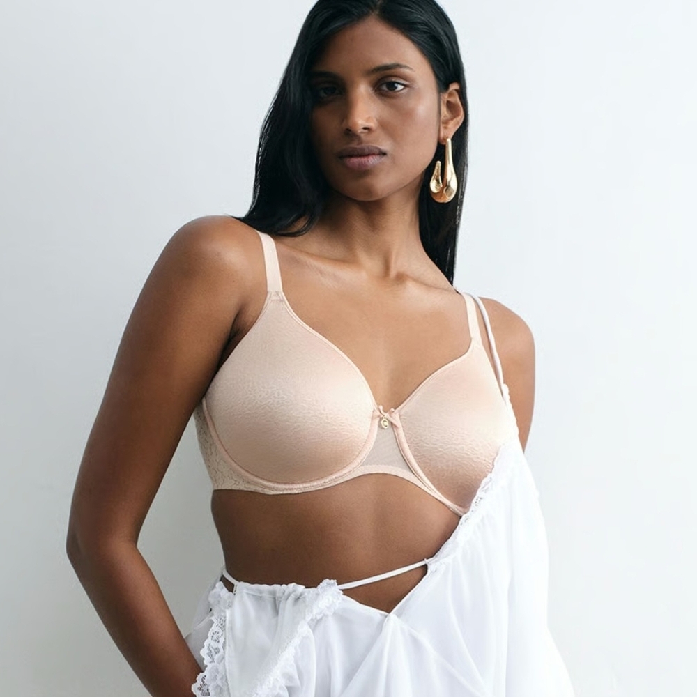 Chantelle Norah comfort bra 40F nude cream lace underwired Spacer plus new $88